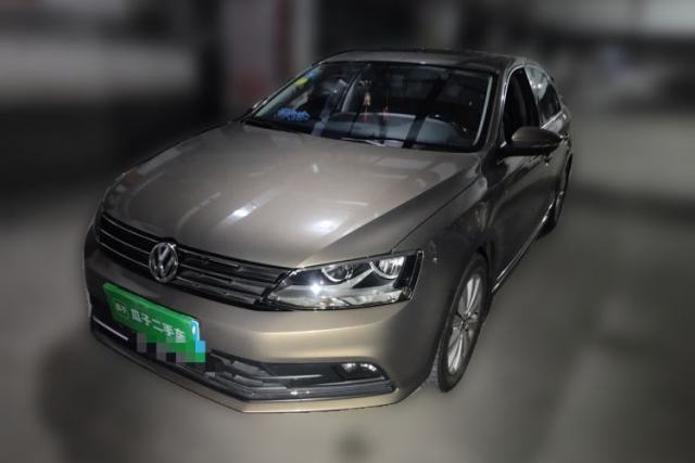 Ojetý Volkswagen Sagitar 2015 1.6L Automatic Comfort Model