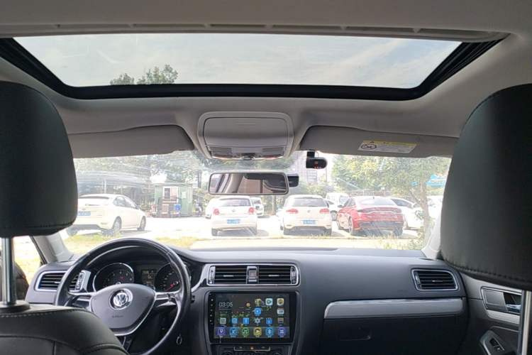 Used Volkswagen Sagitar 2015 1.6L Automatic Comfort Model Headliner