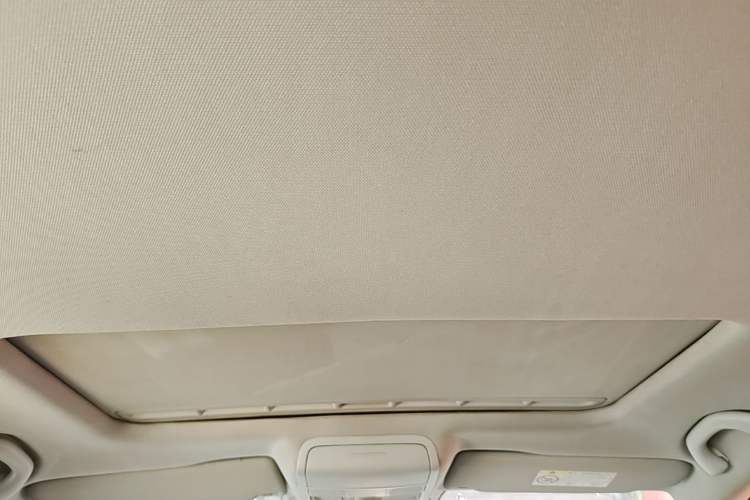 Used Volkswagen Sagitar 2015 230TSI Automatic Comfort Version Headliner