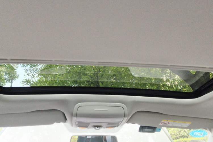Used Volkswagen Sagitar 2015 1.6L Manual Comfort Model Headliner