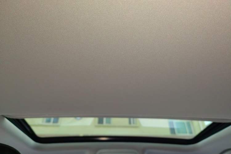 Used Volkswagen Sagitar 2015 1.6L Manual Comfort Model Headliner