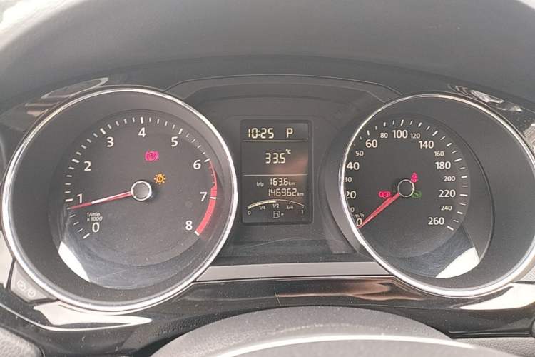 Used Volkswagen Sagitar 2015 1.6L Automatic Comfort Model Instrument Cluster