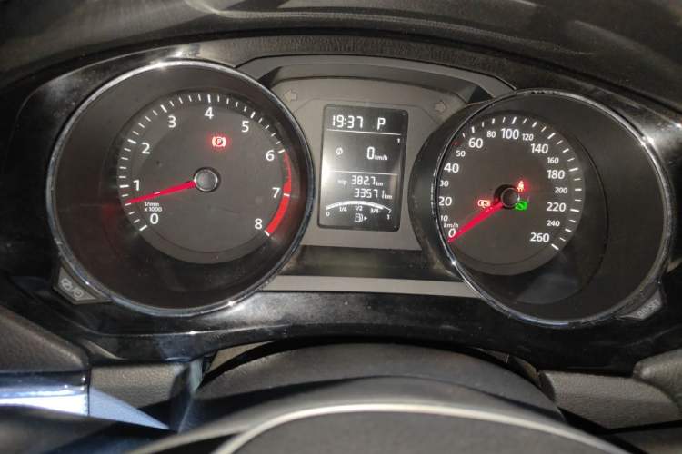 Used Volkswagen Sagitar 2015 1.6L Automatic Comfort Model Instrument Cluster