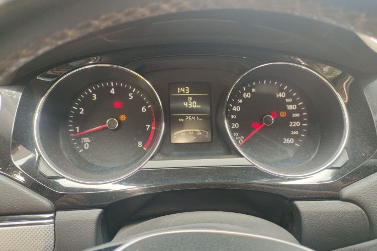 Used Volkswagen Sagitar 2015 1.6L Manual Comfort Model Instrument Cluster