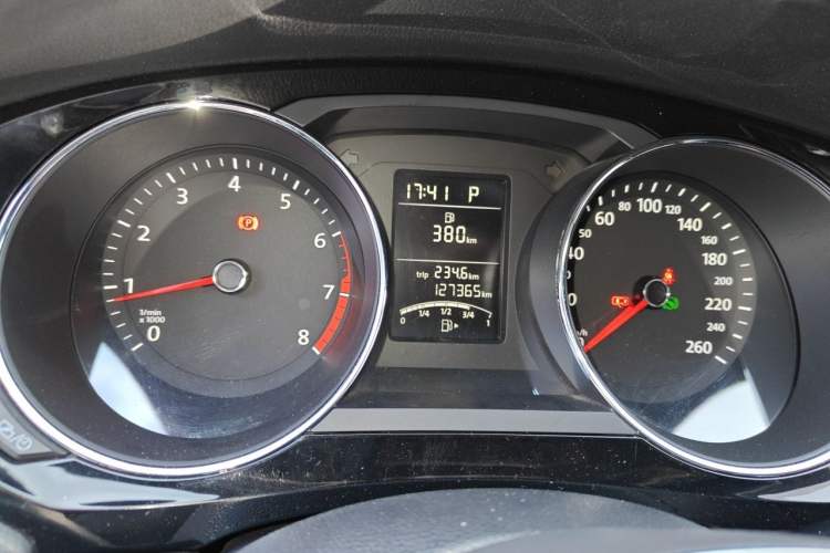 Used Volkswagen Sagitar 2015 1.6L Automatic Comfort Model Instrument Cluster