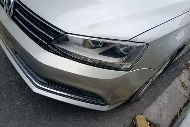 Used Volkswagen Sagitar 2015 1.6L Automatic Comfort Model Left Front Headlight