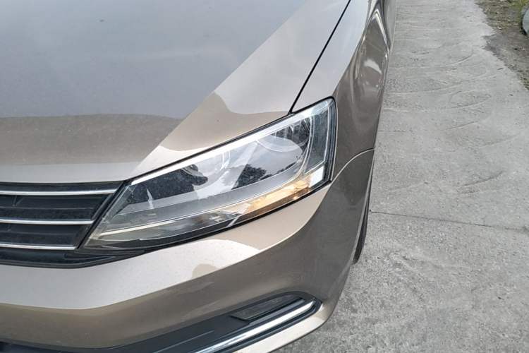 Used Volkswagen Sagitar 2015 1.6L Automatic Comfort Model Left Front Headlight
