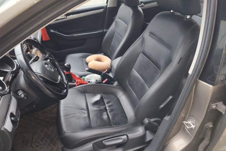 Used Volkswagen Sagitar 2015 1.6L Manual Comfort Model Left Front Seat