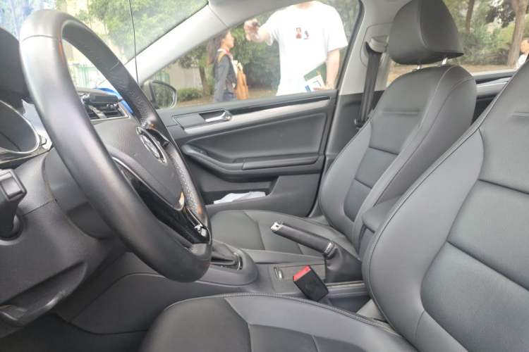 Used Volkswagen Sagitar 2015 230TSI Automatic Comfort Version Left Front Seat
