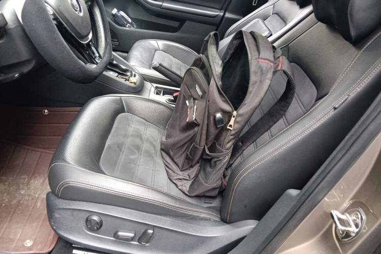 Used Volkswagen Sagitar 2015 230TSI Automatic Luxury Model Left Front Seat
