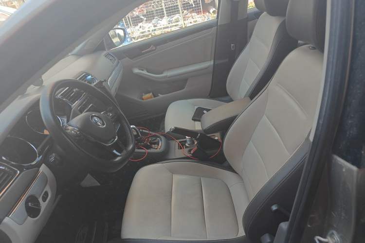 Used Volkswagen Sagitar 2015 1.6L Automatic Comfort Model Left Front Seat