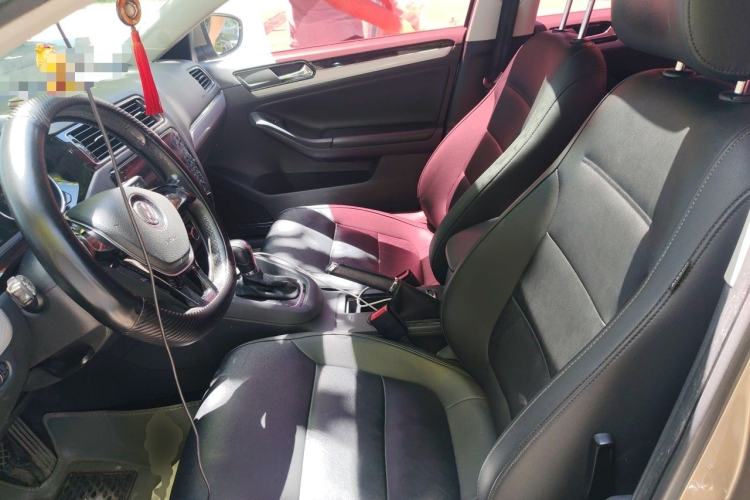 Used Volkswagen Sagitar 2015 1.6L Automatic Comfort Model Left Front Seat