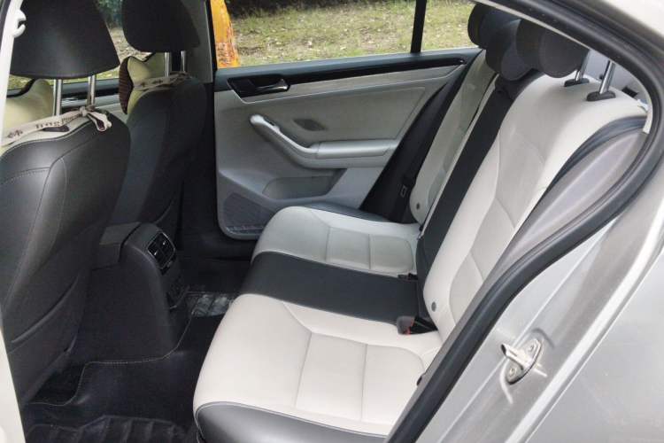 Used Volkswagen Sagitar 2015 1.6L Manual Comfort Model Left Rear Seat