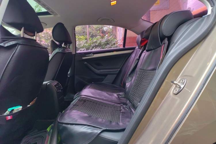 Used Volkswagen Sagitar 2015 1.6L Manual Comfort Model Left Rear Seat
