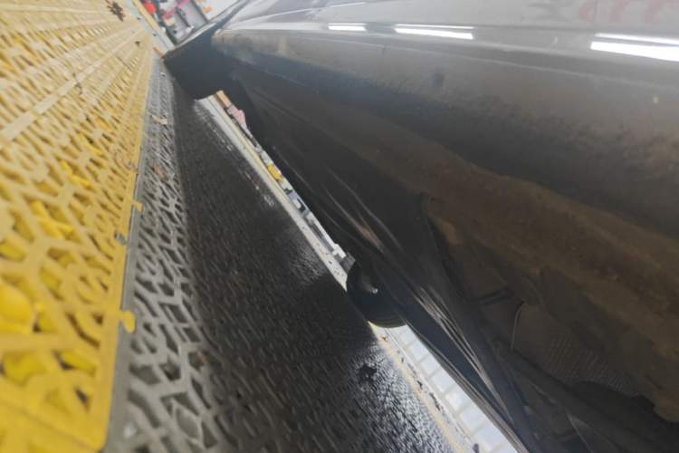 Used Volkswagen Sagitar 2015 1.6L Automatic Comfort Model Left Side Sill
