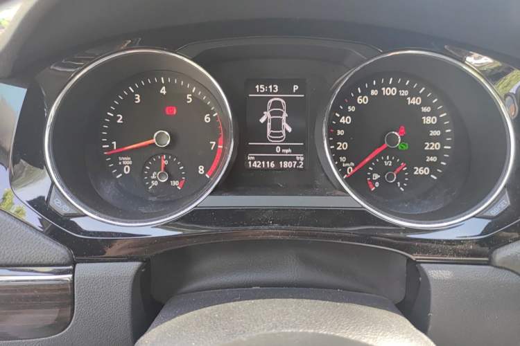 Used Volkswagen Sagitar 2015 230TSI Automatic Luxury Model Odometer Close Up