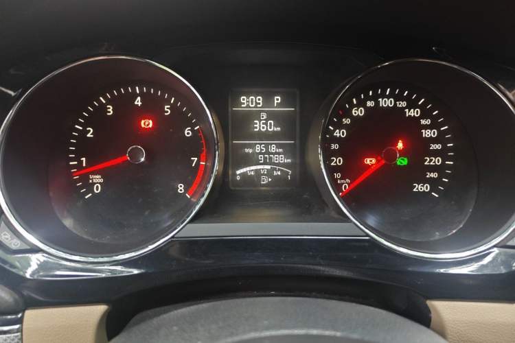 Used Volkswagen Sagitar 2015 1.6L Automatic Comfort Model Odometer Close Up