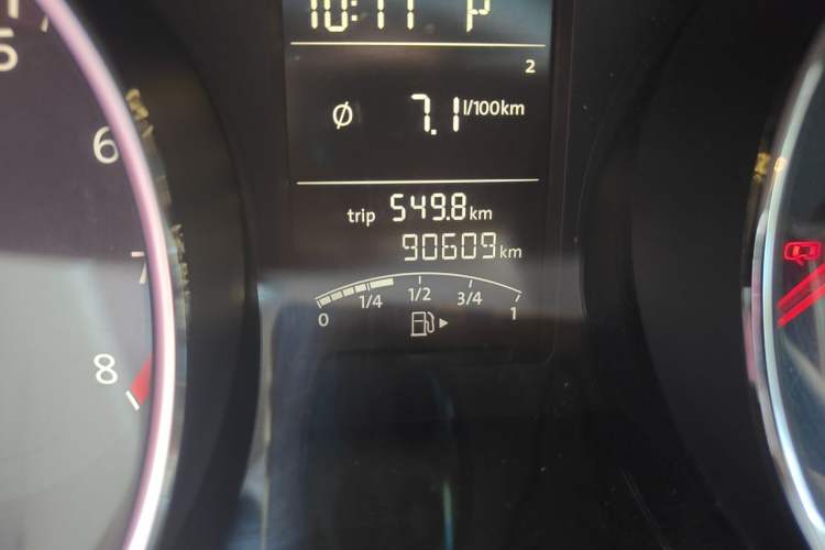 Used Volkswagen Sagitar 2015 1.6L Automatic Comfort Model Odometer Close Up