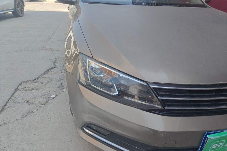 Used Volkswagen Sagitar 2015 1.6L Automatic Comfort Model Right Front Headlight