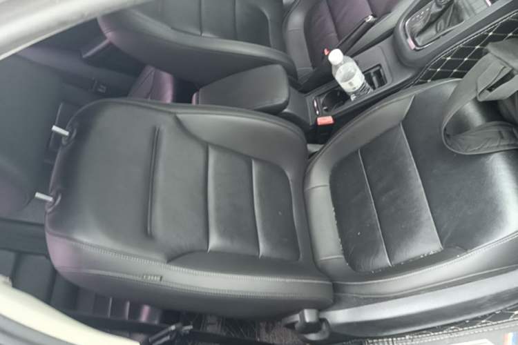Used Volkswagen Sagitar 2015 1.6L Automatic Comfort Model Right Front Seat