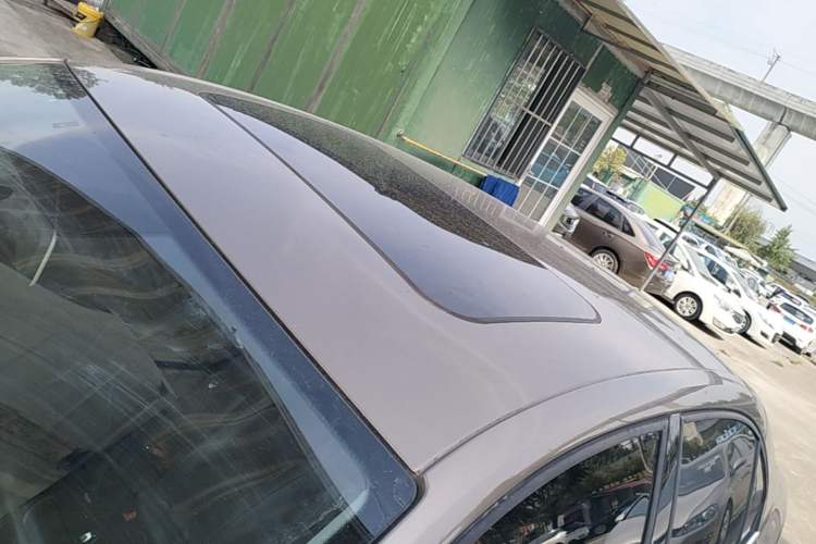 Used Volkswagen Sagitar 2015 1.6L Automatic Comfort Model Roof