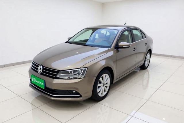 Ojetý Volkswagen Sagitar 2015 1.6L Automatic Comfort Model