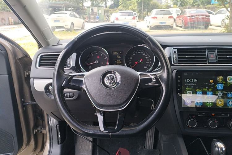 Used Volkswagen Sagitar 2015 1.6L Automatic Comfort Model Steering Wheel