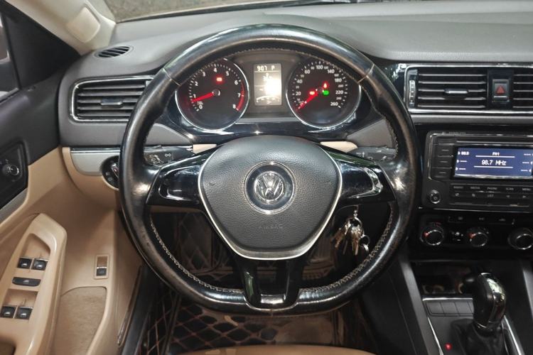 Used Volkswagen Sagitar 2015 1.6L Automatic Comfort Model Steering Wheel