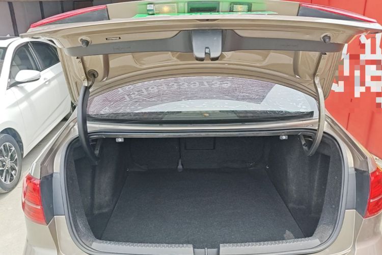 Used Volkswagen Sagitar 2015 230TSI Automatic Comfort Version Trunk