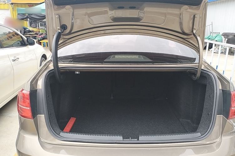 Used Volkswagen Sagitar 2015 1.6L Automatic Comfort Model Trunk