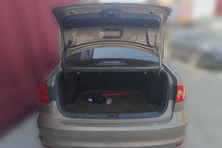 Used Volkswagen Sagitar 2015 1.6L Automatic Comfort Model Trunk