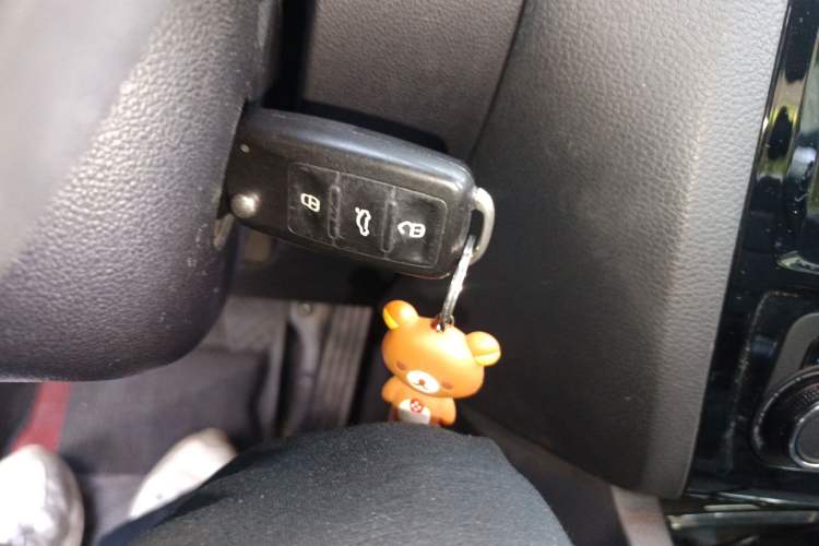 Used Volkswagen Sagitar 2015 1.6L Manual Comfort Model Vehicle Key