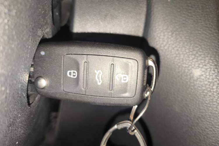 Used Volkswagen Sagitar 2015 230TSI Automatic Comfort Version Vehicle Key