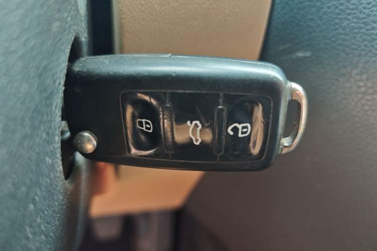 Used Volkswagen Sagitar 2015 1.6L Manual Comfort Model Vehicle Key