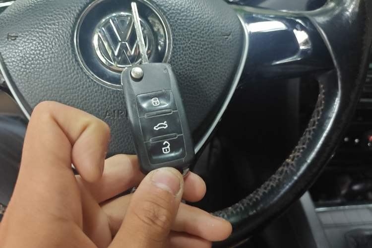 Used Volkswagen Sagitar 2015 1.6L Automatic Comfort Model Vehicle Key