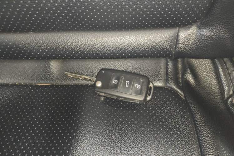 Used Volkswagen Sagitar 2015 1.6L Automatic Comfort Model Vehicle Key
