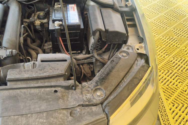Used Volkswagen Sagitar 2015 230TSI Automatic Comfort Version Engine Bay Left