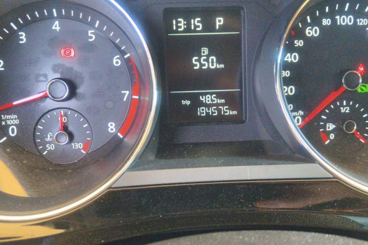 Used Volkswagen Sagitar 2015 230TSI Automatic Comfort Version Odometer Close Up