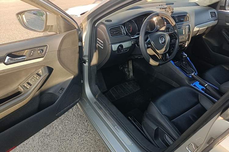 Used Volkswagen Sagitar 2015 1.6L Automatic Comfort Model Driver Seat