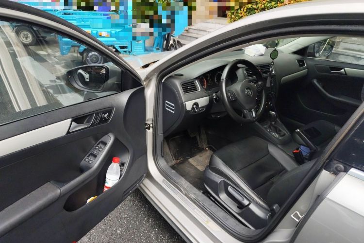 Used Volkswagen Sagitar 2015 230TSI Automatic Luxury Model Driver Seat