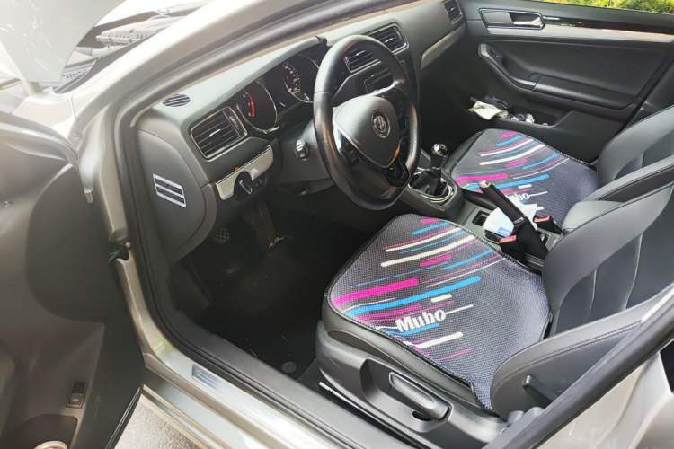 Used Volkswagen Sagitar 2015 1.6L Manual Comfort Model Driver Seat