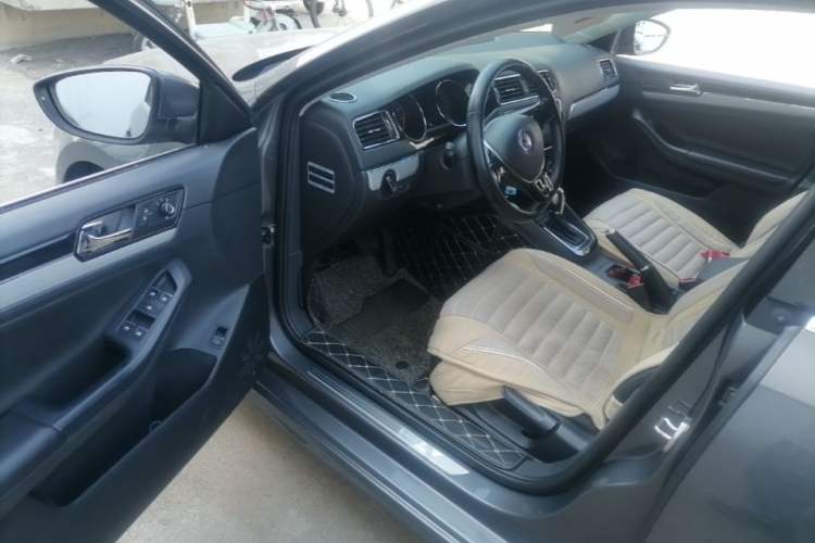 Used Volkswagen Sagitar 2015 1.6L Automatic Comfort Model Driver Seat