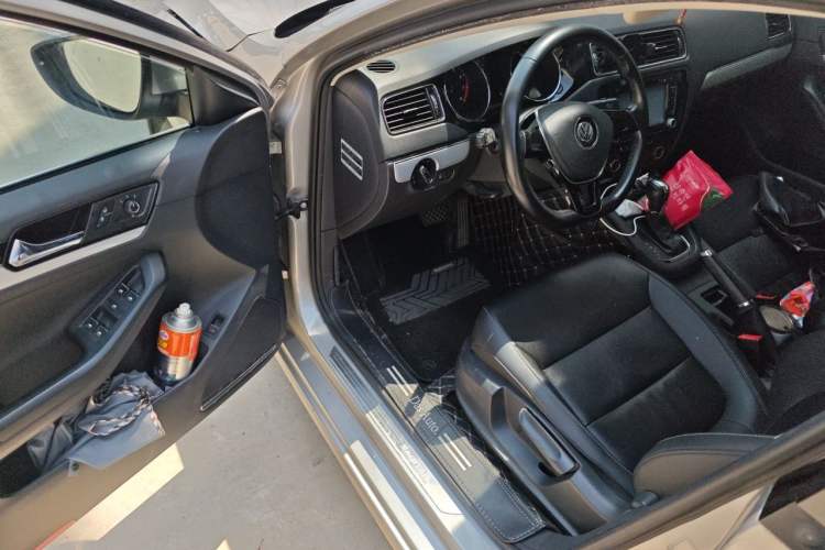Used Volkswagen Sagitar 2015 1.6L Automatic Comfort Model Driver Seat