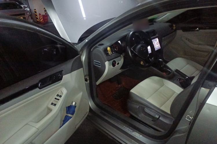 Used Volkswagen Sagitar 2015 1.6L Automatic Comfort Model Driver Seat