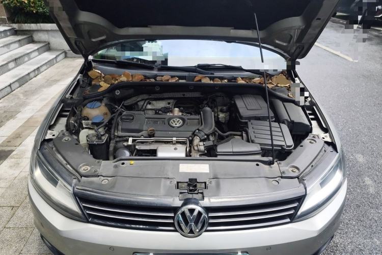 Used Volkswagen Sagitar 2015 230TSI Automatic Luxury Model Engine Bay