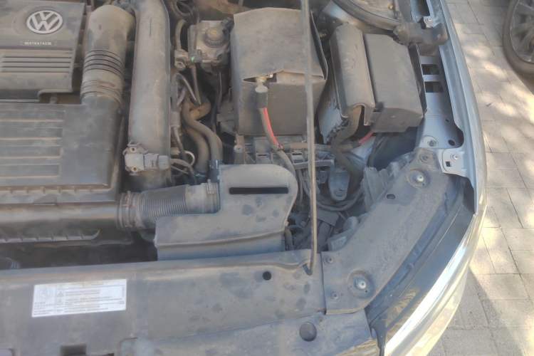 Used Volkswagen Sagitar 2015 230TSI Automatic Comfort Version Engine Bay Left