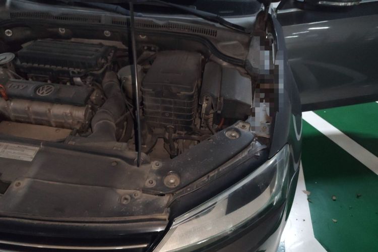 Used Volkswagen Sagitar 2015 1.6L Automatic Comfort Model Engine Bay Left
