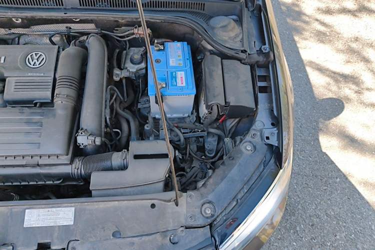 Used Volkswagen Sagitar 2015 230TSI Automatic Comfort Version Engine Bay Left
