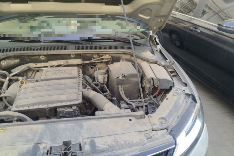 Used Volkswagen Sagitar 2015 1.6L Manual Comfort Model Engine Bay Left