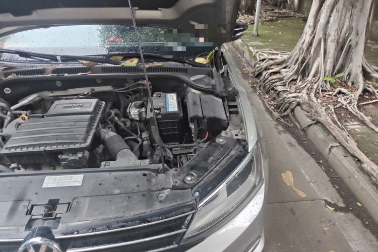Used Volkswagen Sagitar 2015 1.6L Manual Comfort Model Engine Bay Left